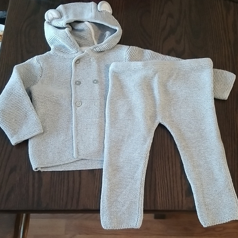 Gray Knit Baby 2 Piece Outfit With Hood And Double Row Of Buttons. Size 12-18mth